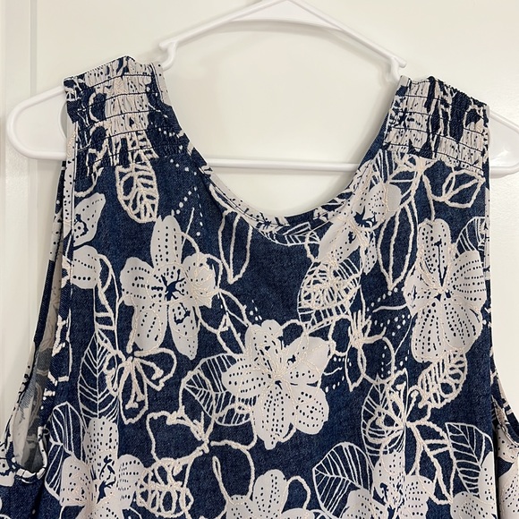 SJS Plus Size 3XL Floral Blue/Beige Abstract V Front Tank Top - Picture 9 of 9